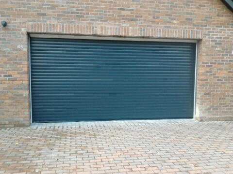 Picture of an Aluroll automatic insulated roller door     